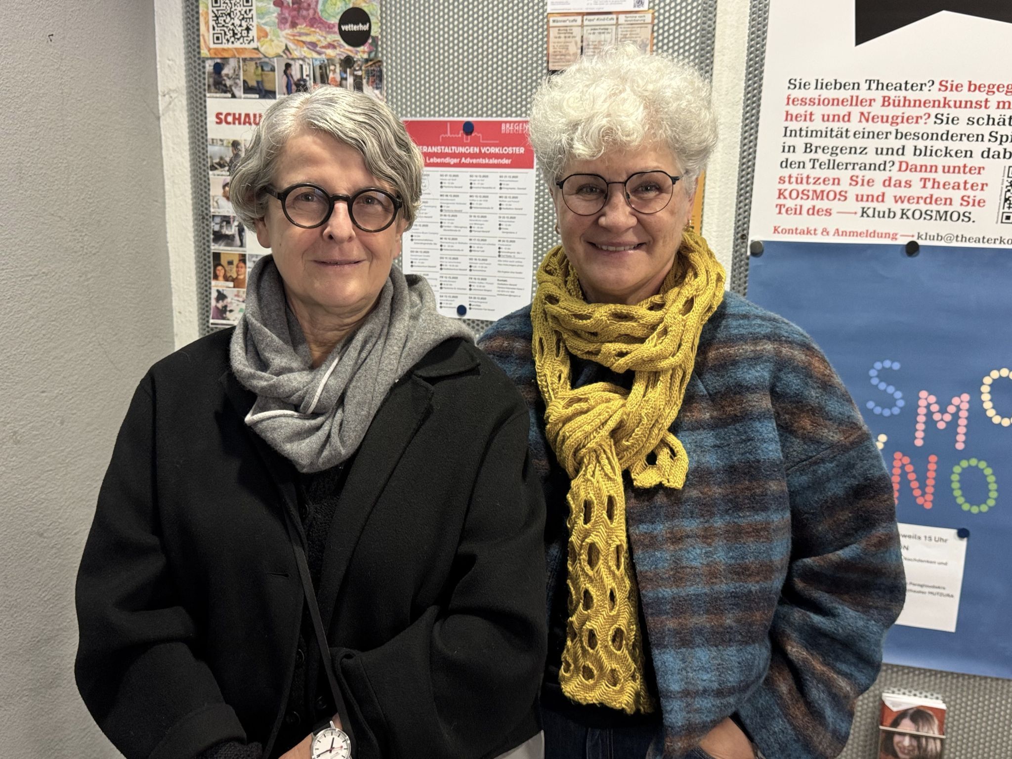 Im Publikum: Die Künstlerinnen Cornelia Duelli und Karin Riedmann.