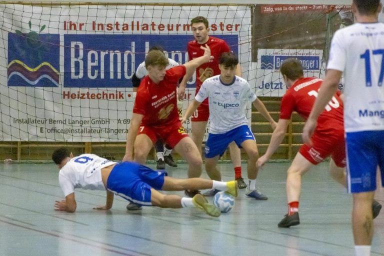 Vierfachsieger Lauterach stürmt ins Masters-Halbfinale