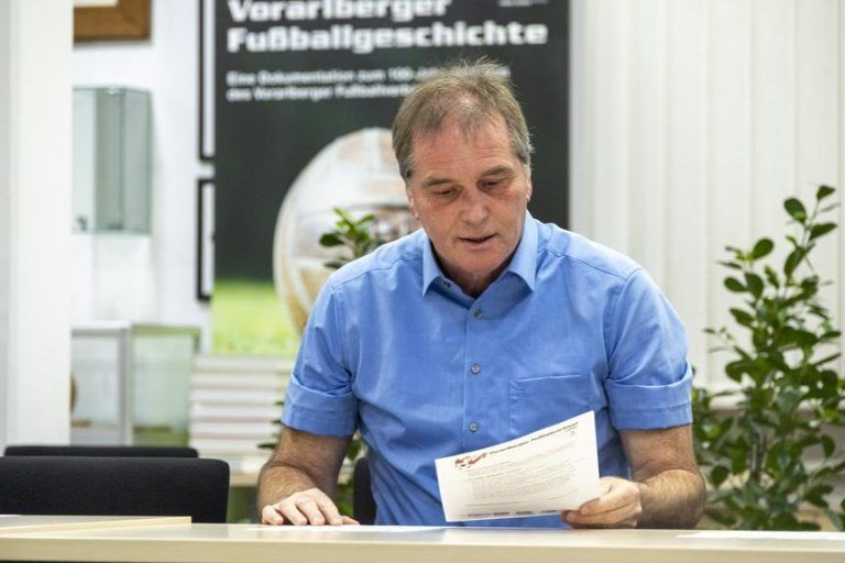 Die Fußballakademie und das Schweigen des Landes