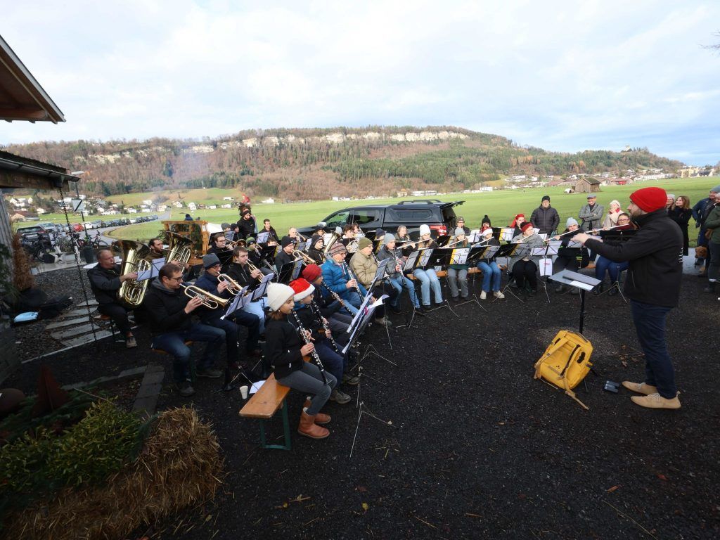 Beim &#8220;Adventzauber&#8221; Geflügelhof gestürmt