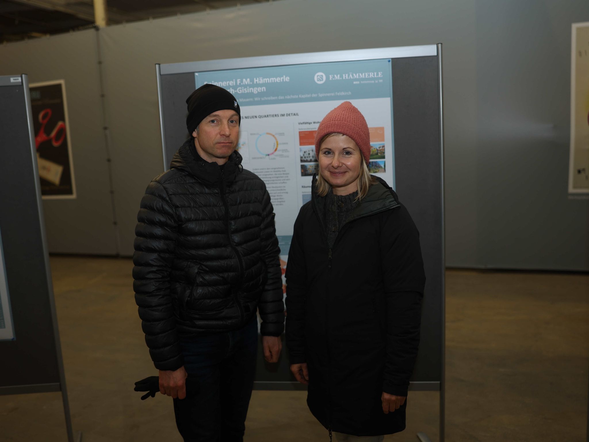 Architekt Mario Lins informierte sich bei Stadtplanerin Stephanie Latzer.