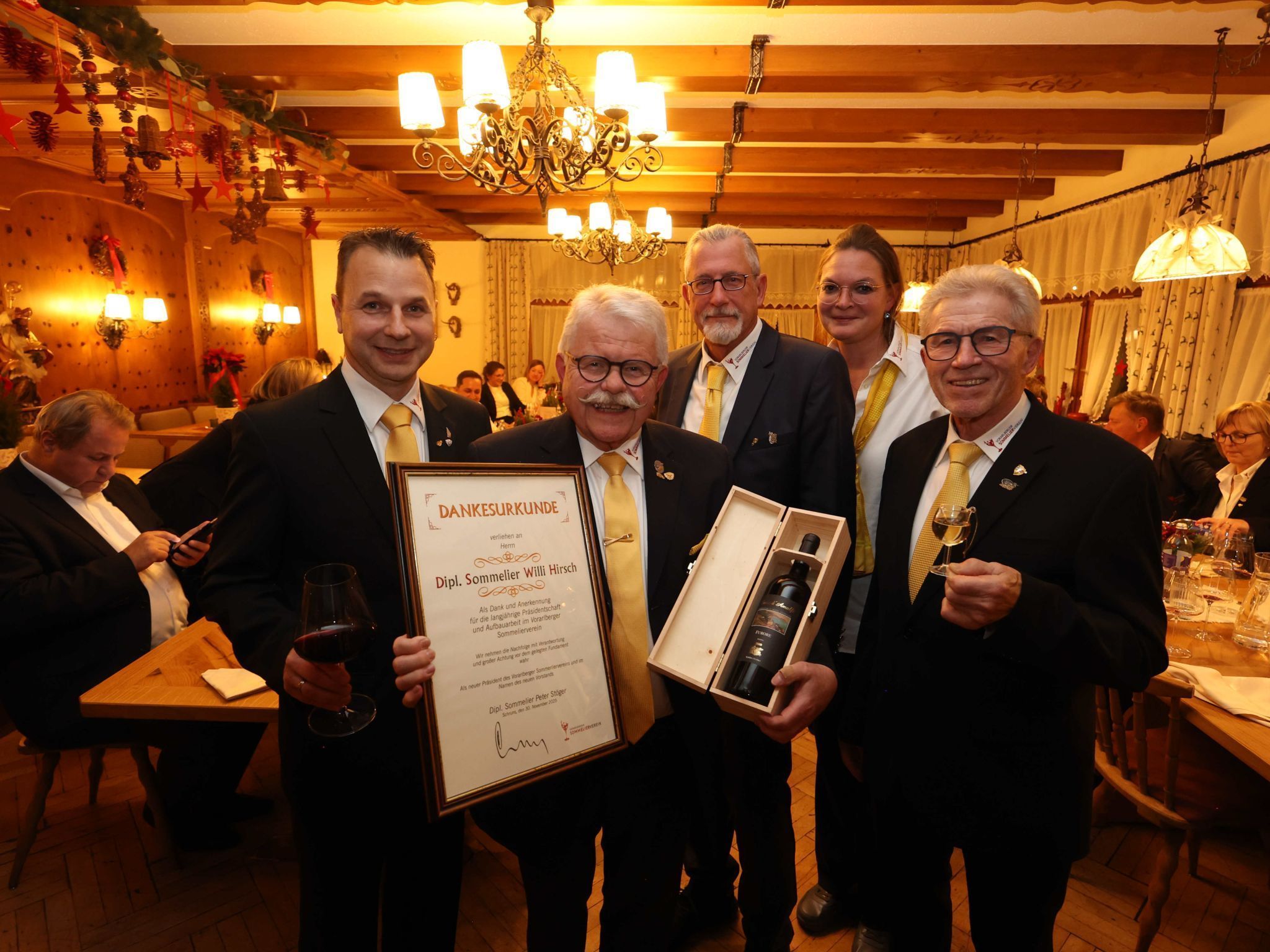 Vizepräs. Marcel Böhler, Präs- a.D. Willi Hirsch, Präs. Peter Stöger, Gattin Nadja Newerdal und Helmut Jörg.