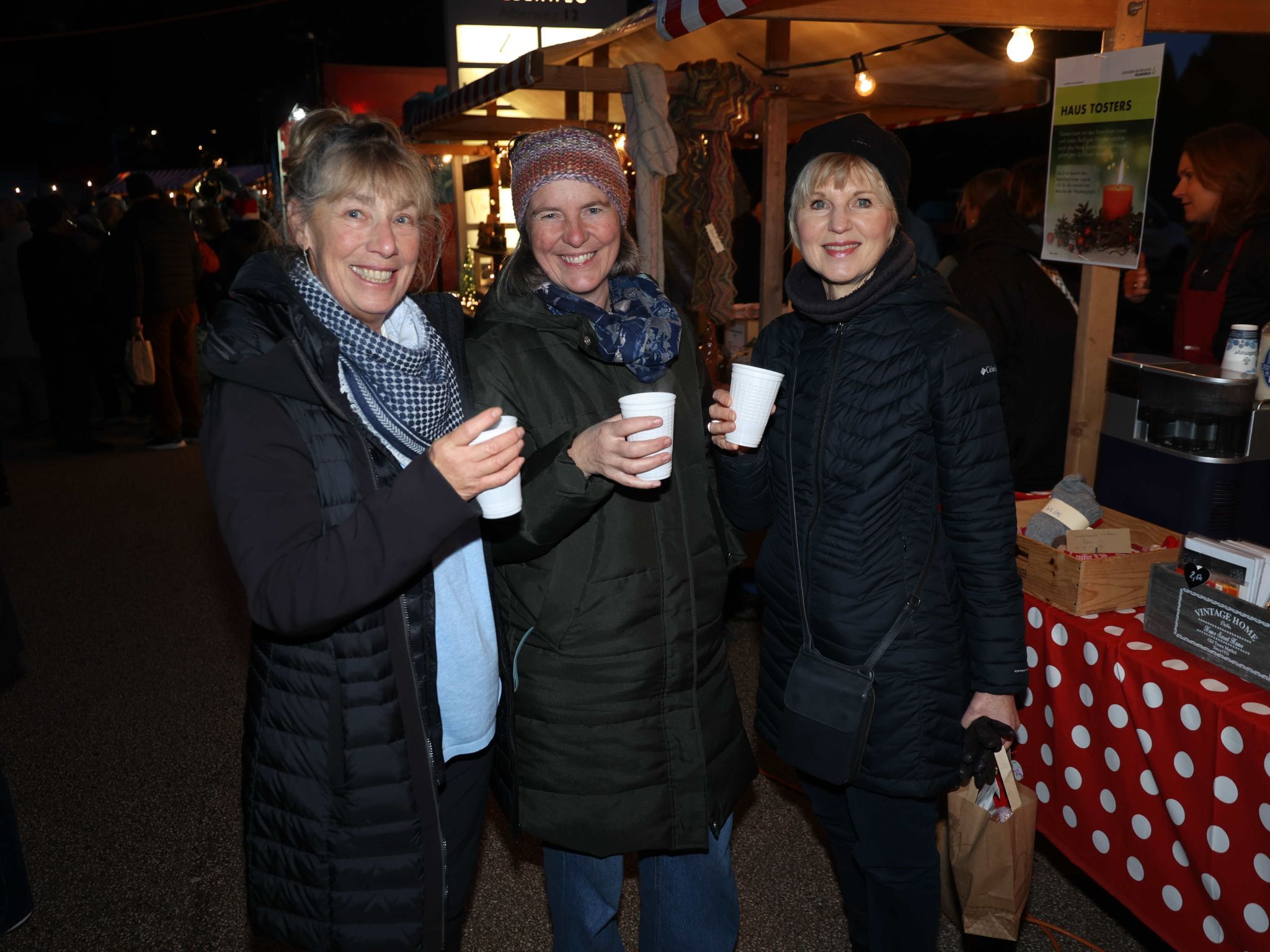 Besucherinnen in Tosters: Ulli, Elisabeth und Dagmar.
