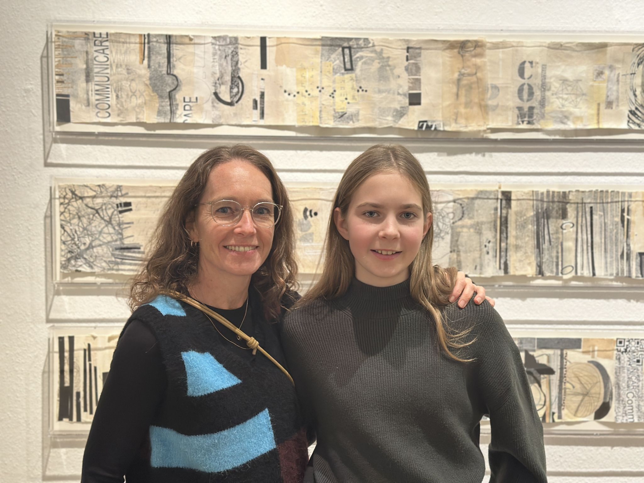 Annabelle Comploj und ihre Tochter Marie-Lina waren begeistert davon, sie sich die beiden Künstlerinnen ergänzten