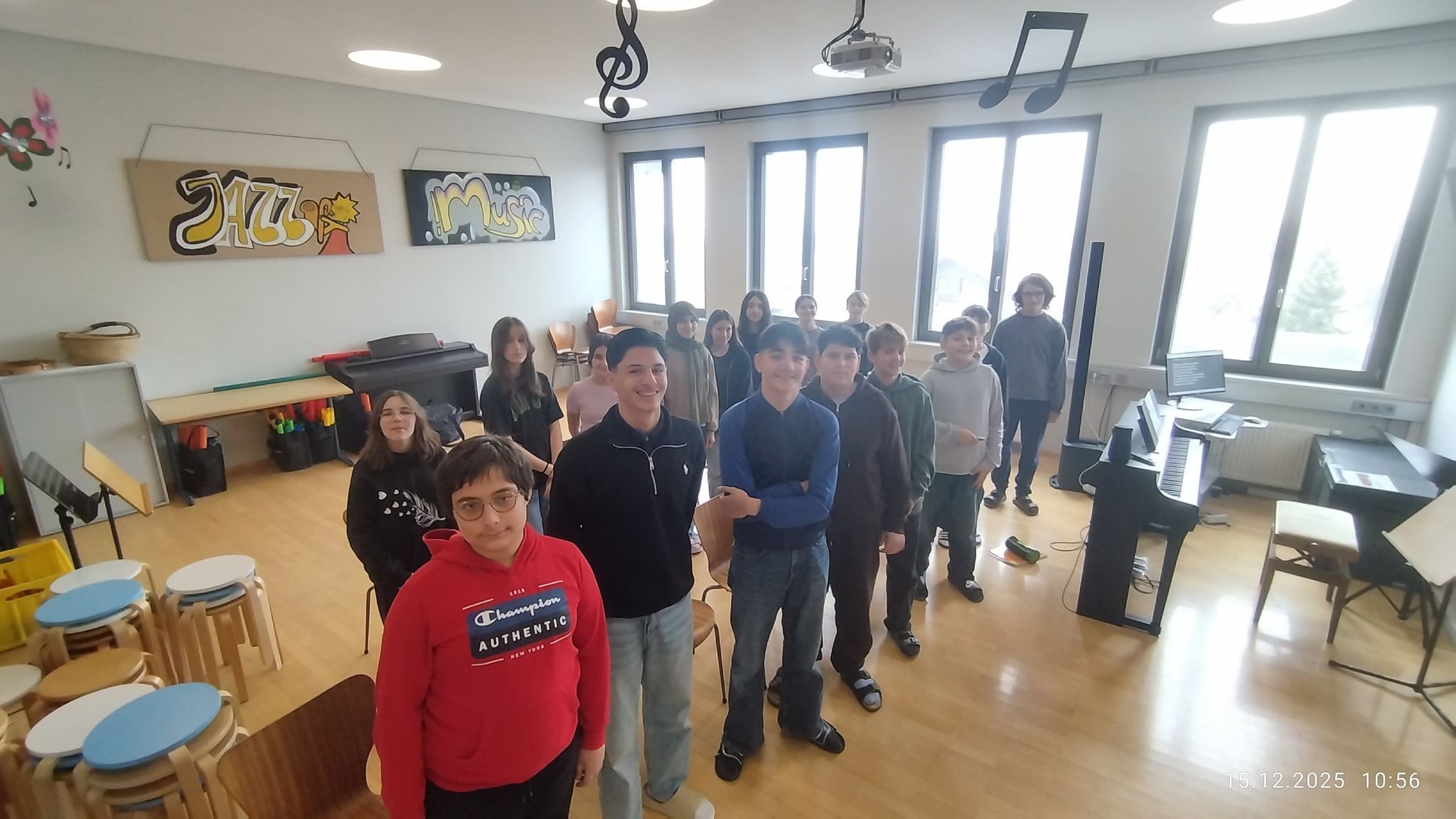 MS Götzis singt mit Weltstar Marc Pircher im Rankweiler Hof.