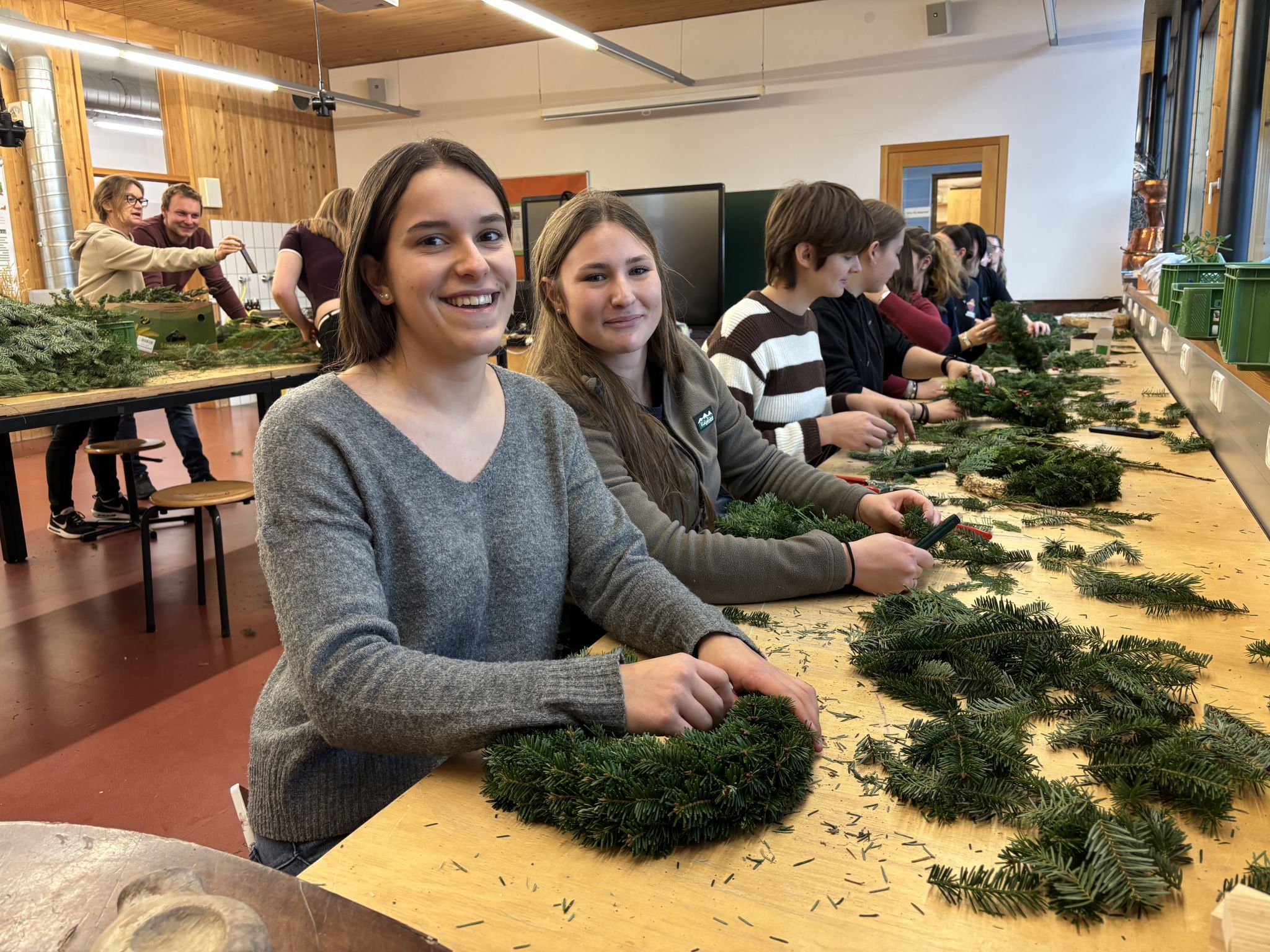 Die Vorbereitungen für den diesjährigen Weihnachtsmarkt an der Hohenemser Landwirtschaftsschule laufen aktuell auf Hochtouren.