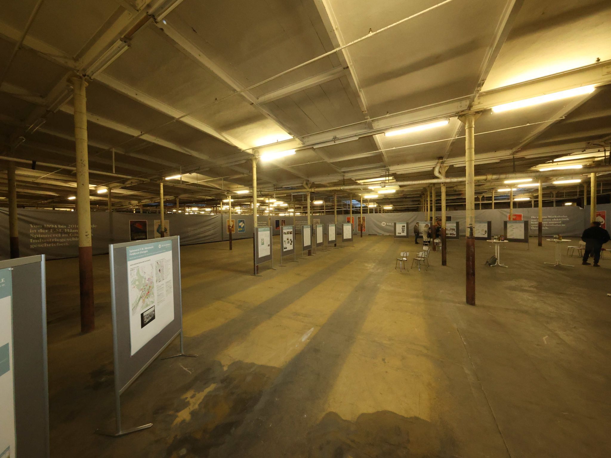 Das Innere der Produktionshalle war mit Informationen über die Geschichte der Spinnerei bestückt.
