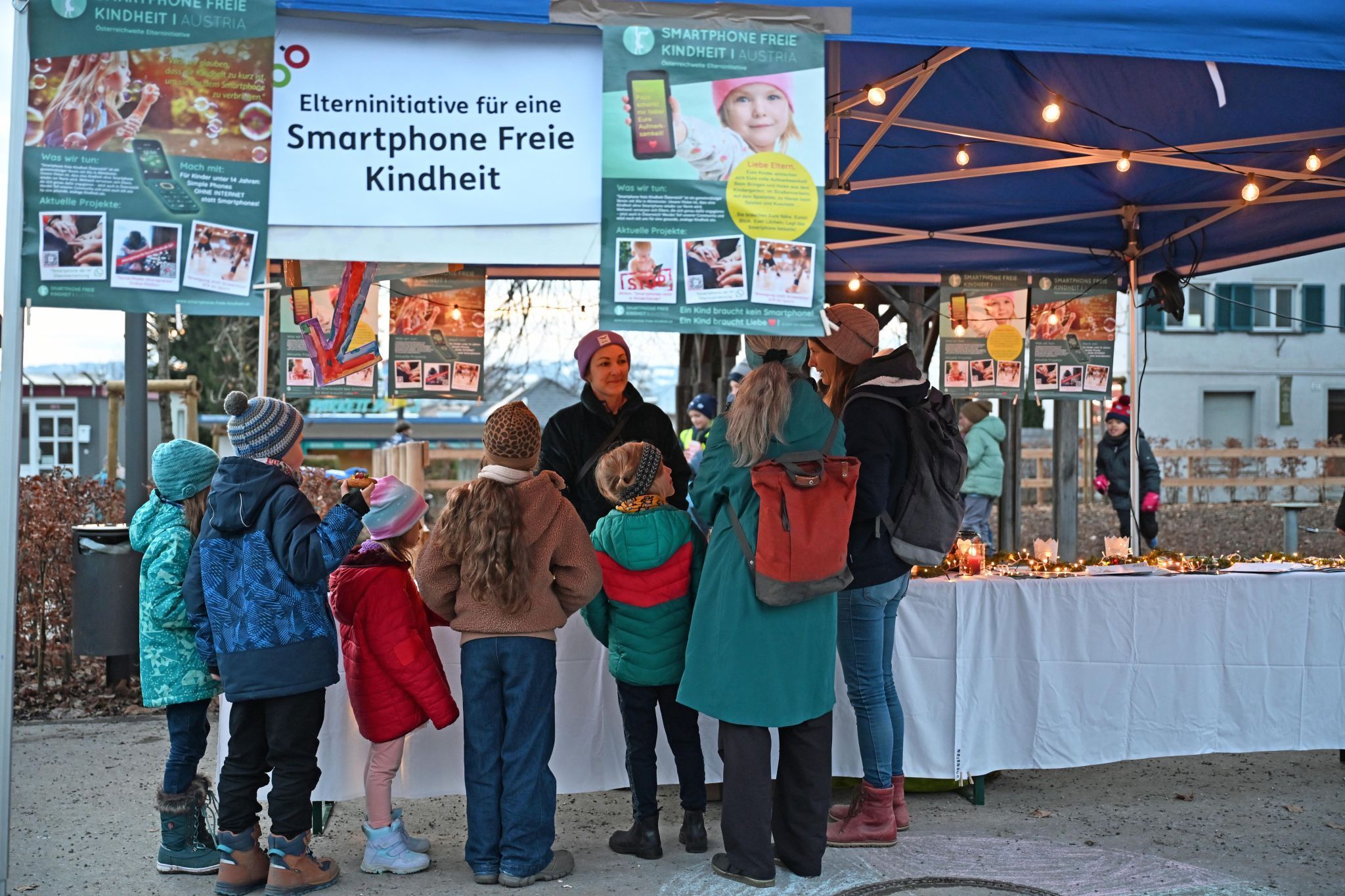 Eltern und Kinder informierten sich über den Umgang mit digitalen Medien.