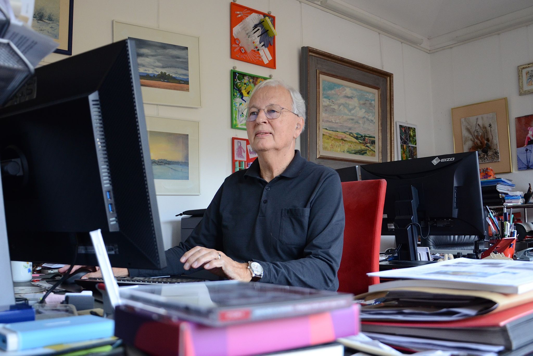 Im Arbeitszimmer des Ehepaars Gruber entstehen (unter anderem) Wolfgangs Buchprojekte. HRJ