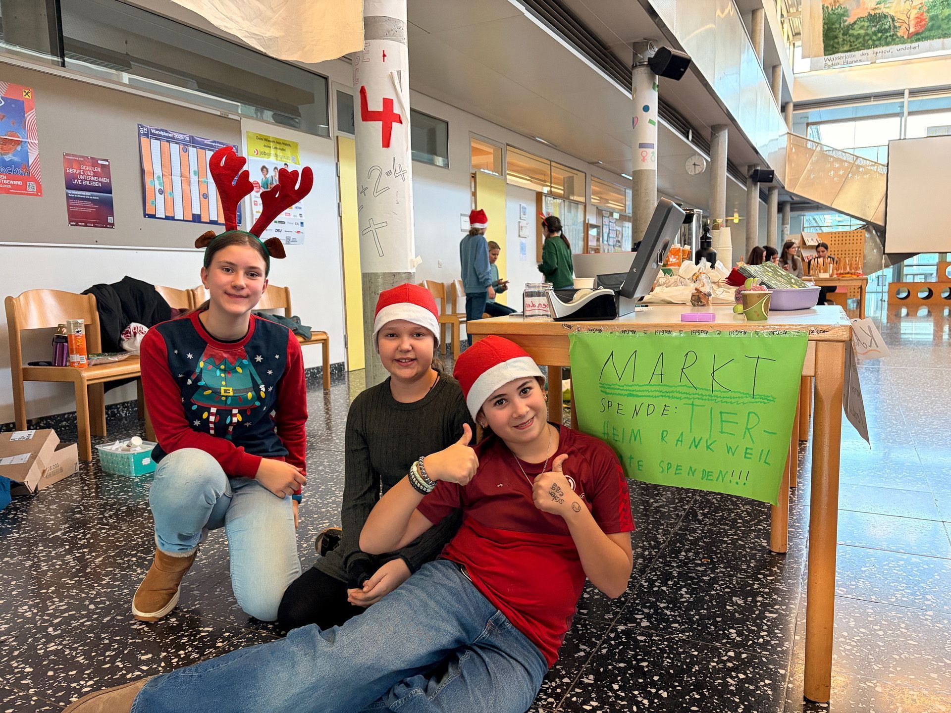 Am Ende des Verkaufstages waren die Schüler mehr als zufrieden. Über 700 Euro können sie dem Tierschutzverein überreichen. 