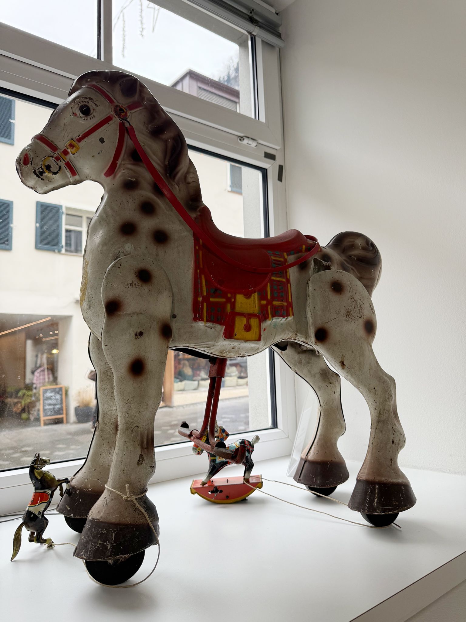 Keine Sammlung ohne fahrbares Pferdchen.