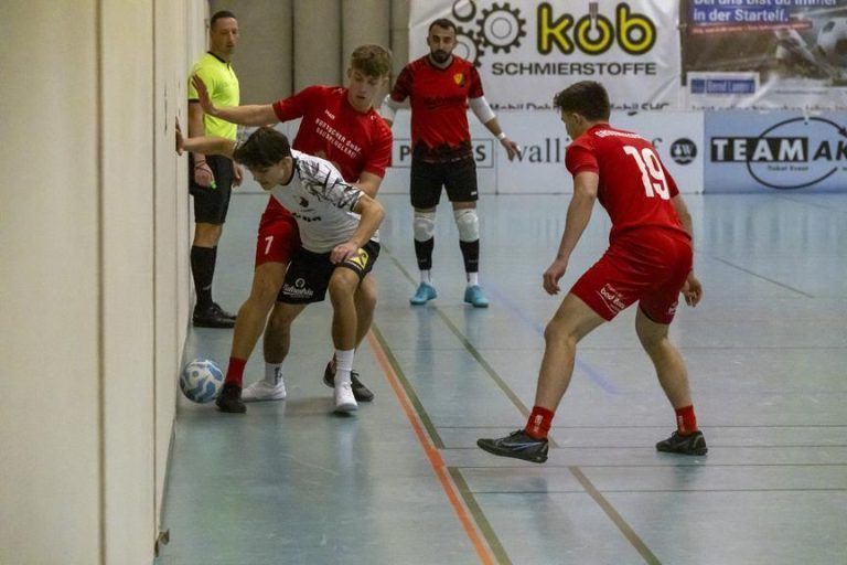 Vierfachsieger Lauterach stürmt ins Masters-Halbfinale