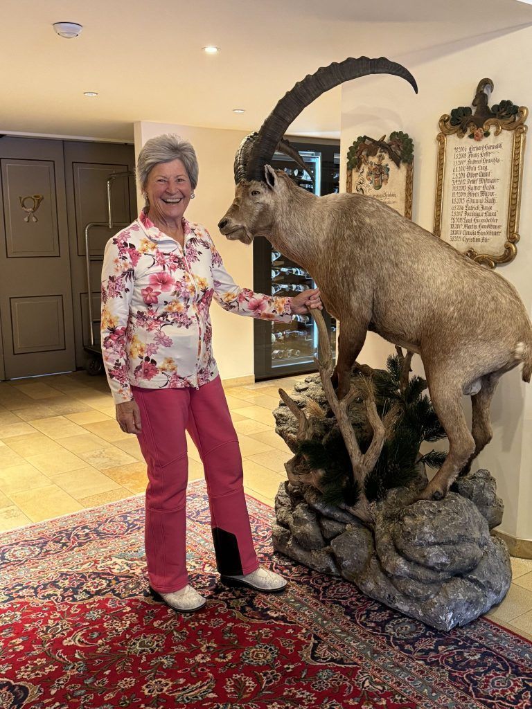 "Vor dem Schah von Persien knicks ich sicher nicht" – Die Lecher Hotellegende erzählt, was sie bis heute antreibt