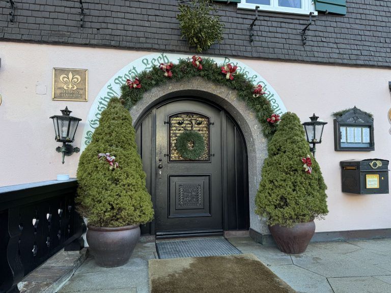 "Vor dem Schah von Persien knicks ich sicher nicht" – Die Lecher Hotellegende erzählt, was sie bis heute antreibt