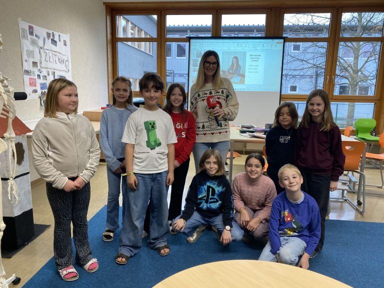 "Wie lange arbeitet man als Journalistin?" – Volksschüler stellten Fragen über Fragen