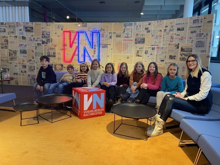 "Wie lange arbeitet man als Journalistin?" – Volksschüler stellten Fragen über Fragen
