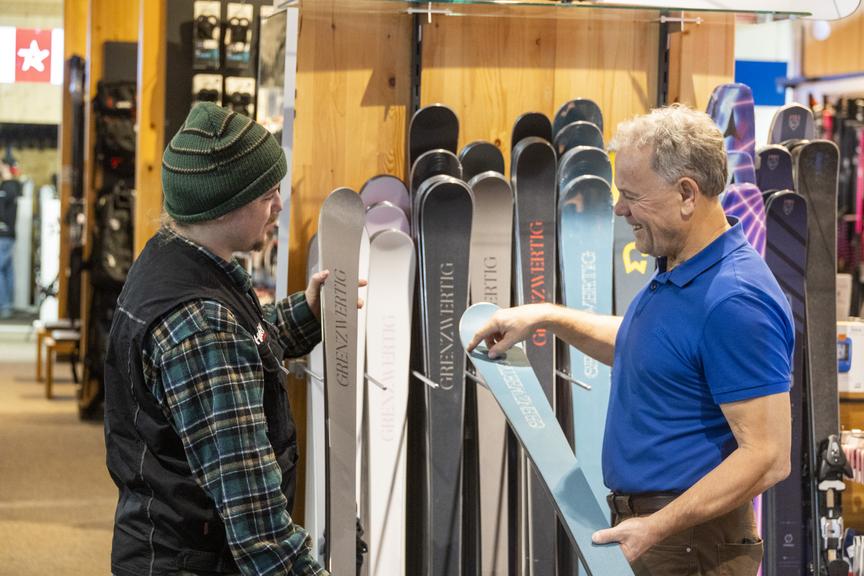 "Grenzwertig": Vorarlberger Ski-Manufaktur mit Herz und Haltung