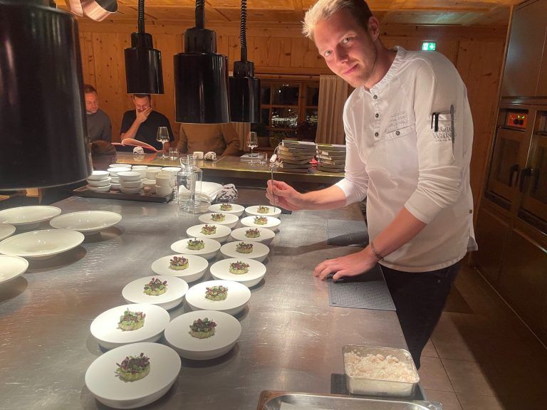 Julia Stieger am Pass.jpg