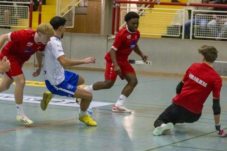 Vierfachsieger Lauterach stürmt ins Masters-Halbfinale