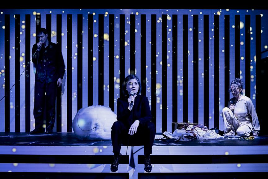 Eine Rose ist eine Rose ist eine Rose