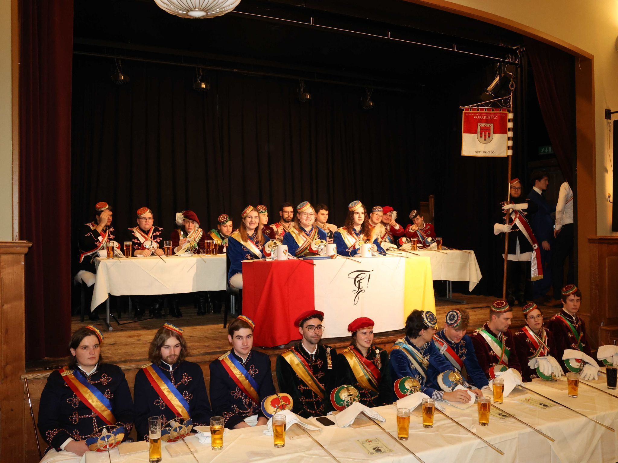 Präsidium und Chargierte  der Gastverbindungen.