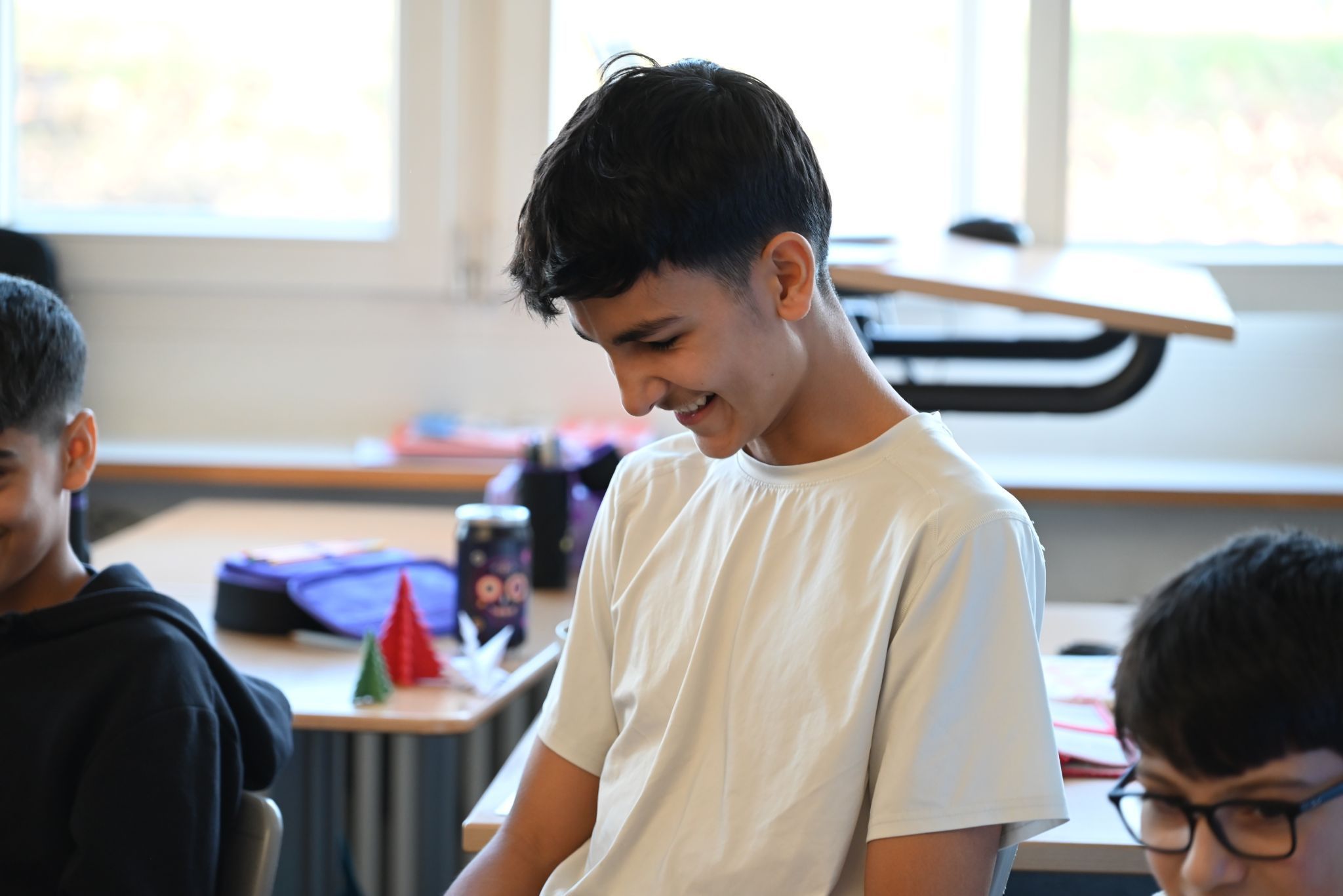 Aufmerksam lauschten die Jugendlichen ihren Geschichten und freuten sich sehr über das fertige Produkt. 