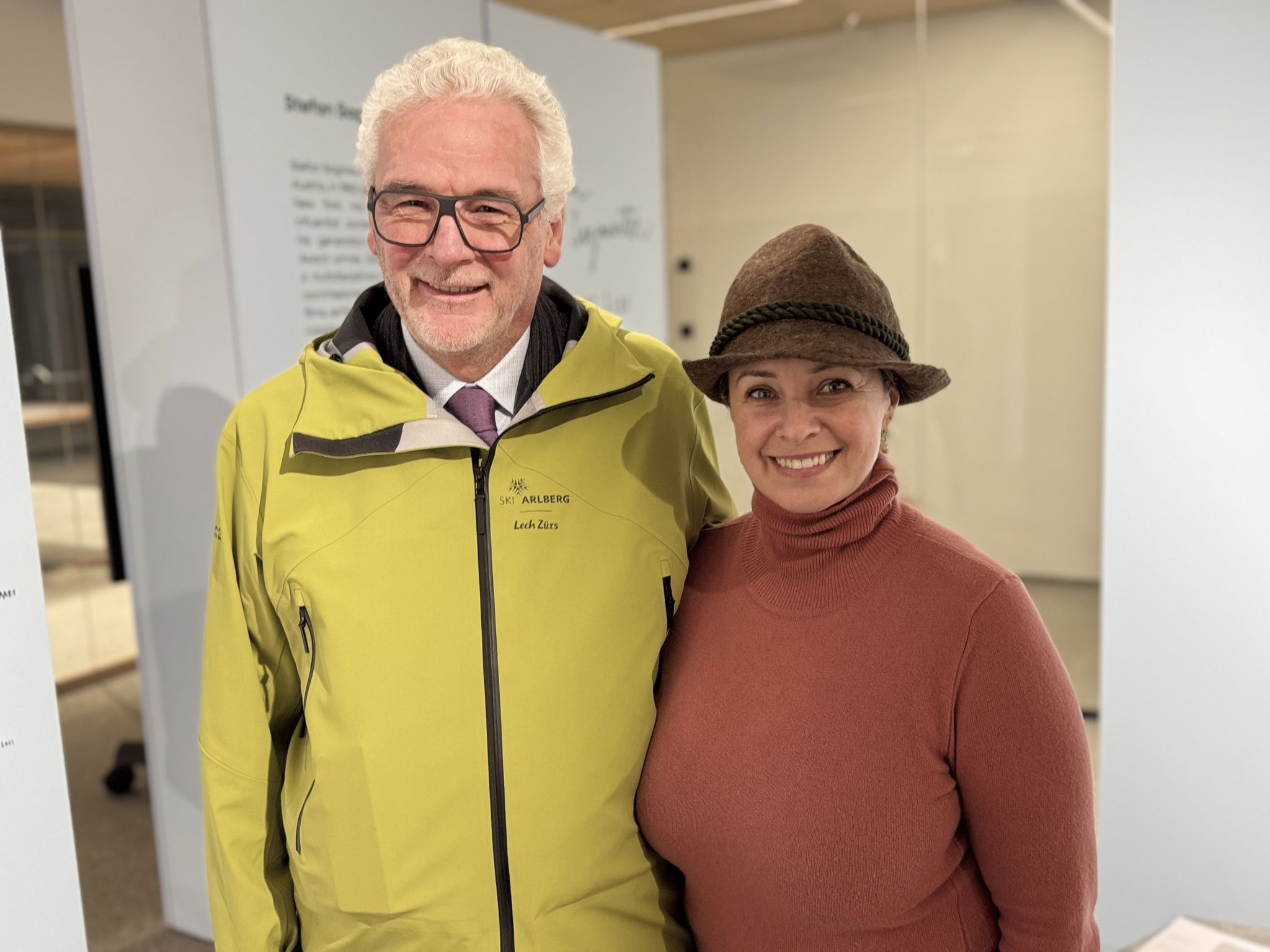 Bürgermeister Gerhard Lucian mit Lauren Brooke Lucian.