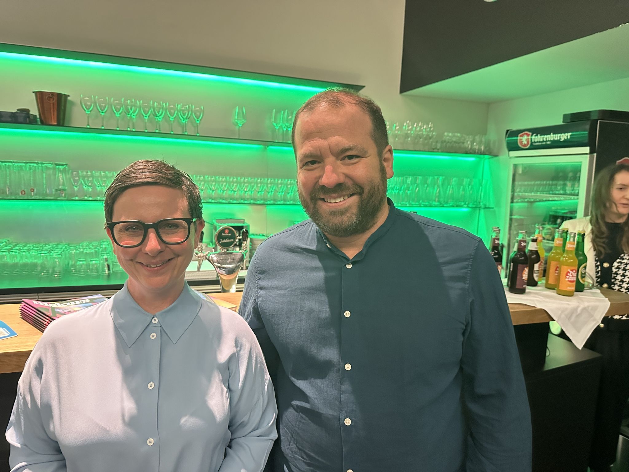 Die Zusammenarbeit mit anderen Institutionen wie mit dem AMS, hier mit dem Geschäftsführer in Bludenz, Sandro Sonderegger, ist Carola Vuissa sehr wichtig