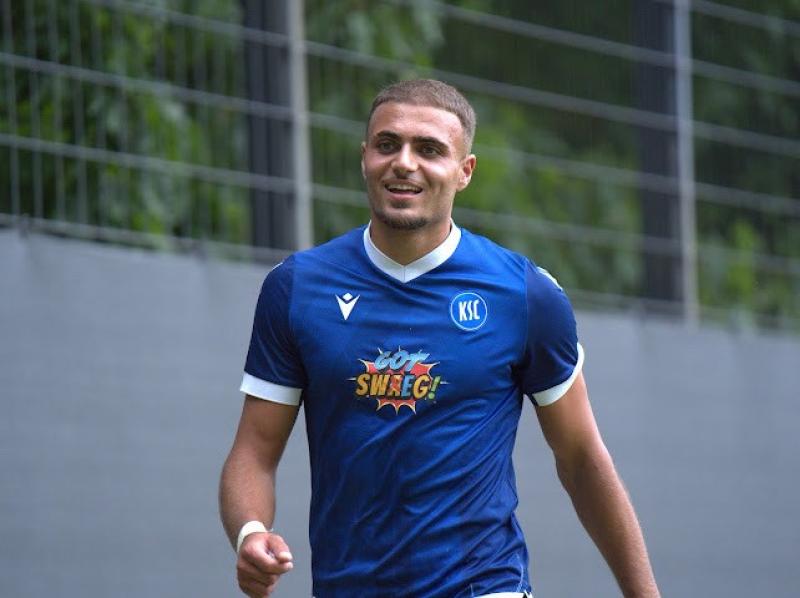 Freude beim besten Karlsruher Torschützen: Bekem Bicki.KSC