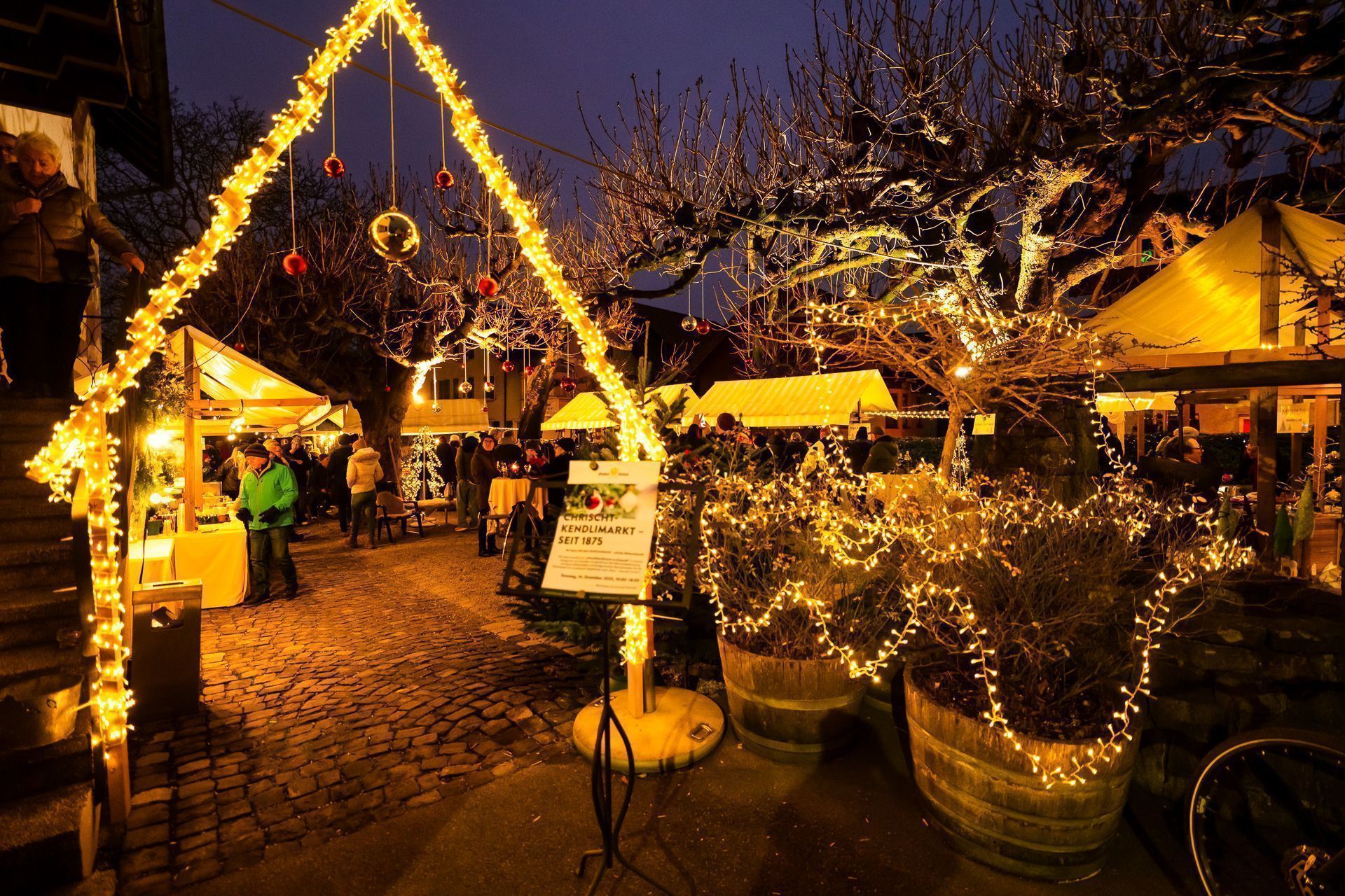 Am Sonntag verwandelte sich der Gastgarten vom Krönele in einen stimmungsvollen Weihnachtsmarkt. (Krönele)