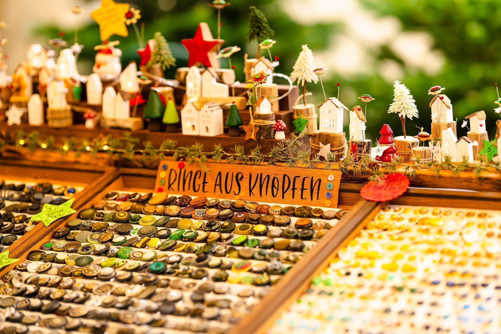 Die Aussteller luden die Gäste zum Schmökern und Verweilen ein. (Krönele)