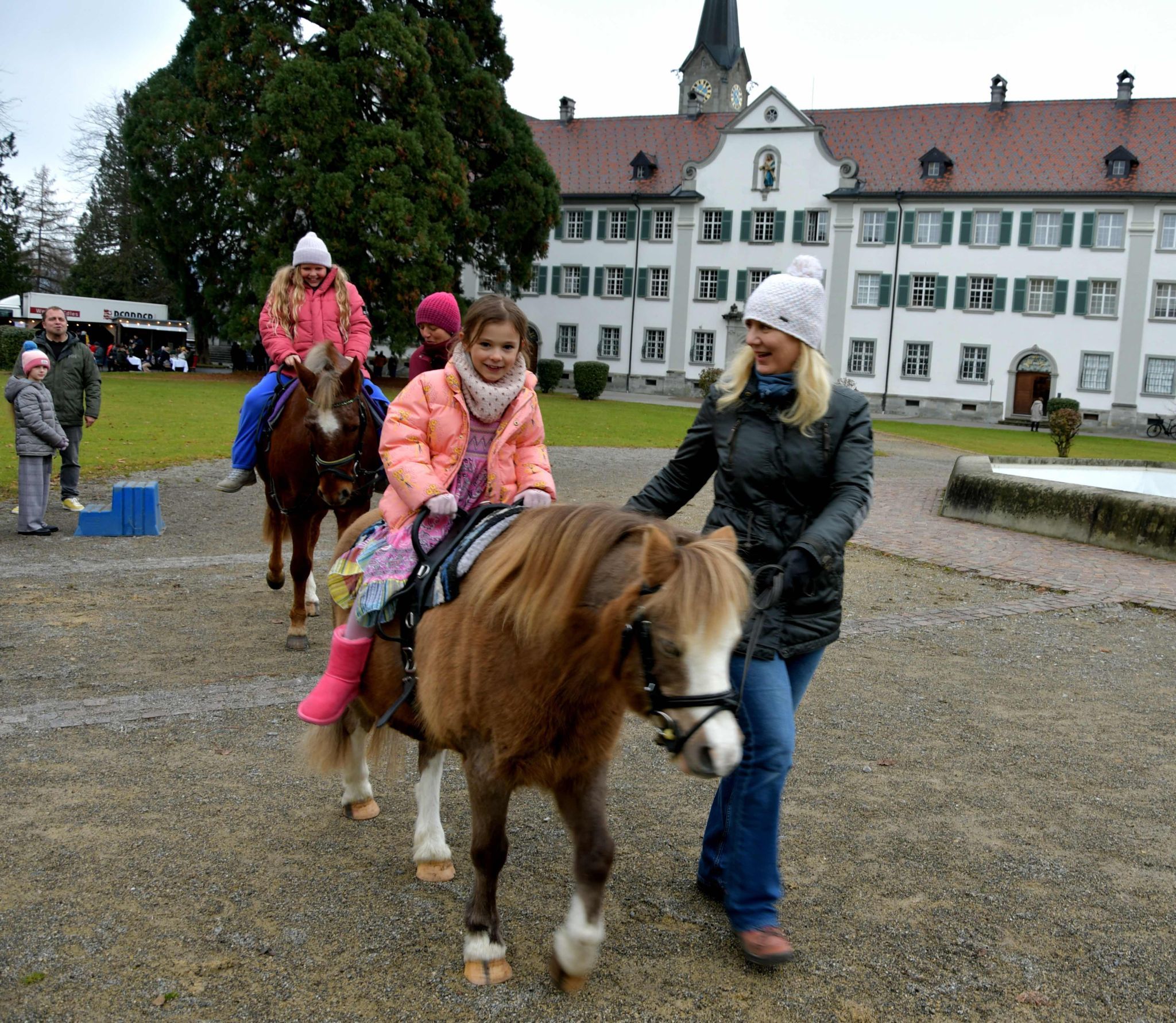 Szenen aus dem Adventmarkt (Fotos: Matthias Dietrich) (Bildergalerie)