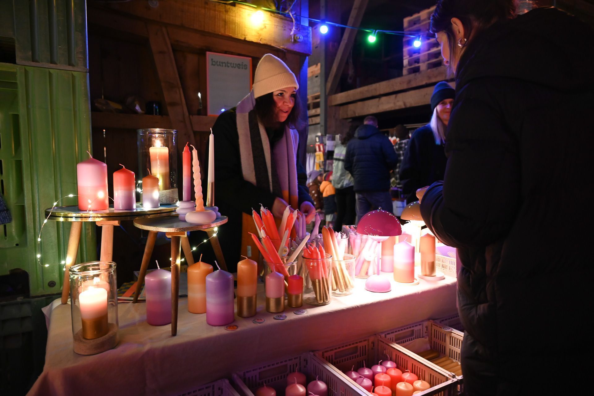 Im Kerzenlicht kamen die Produkte noch besser zur Geltung.