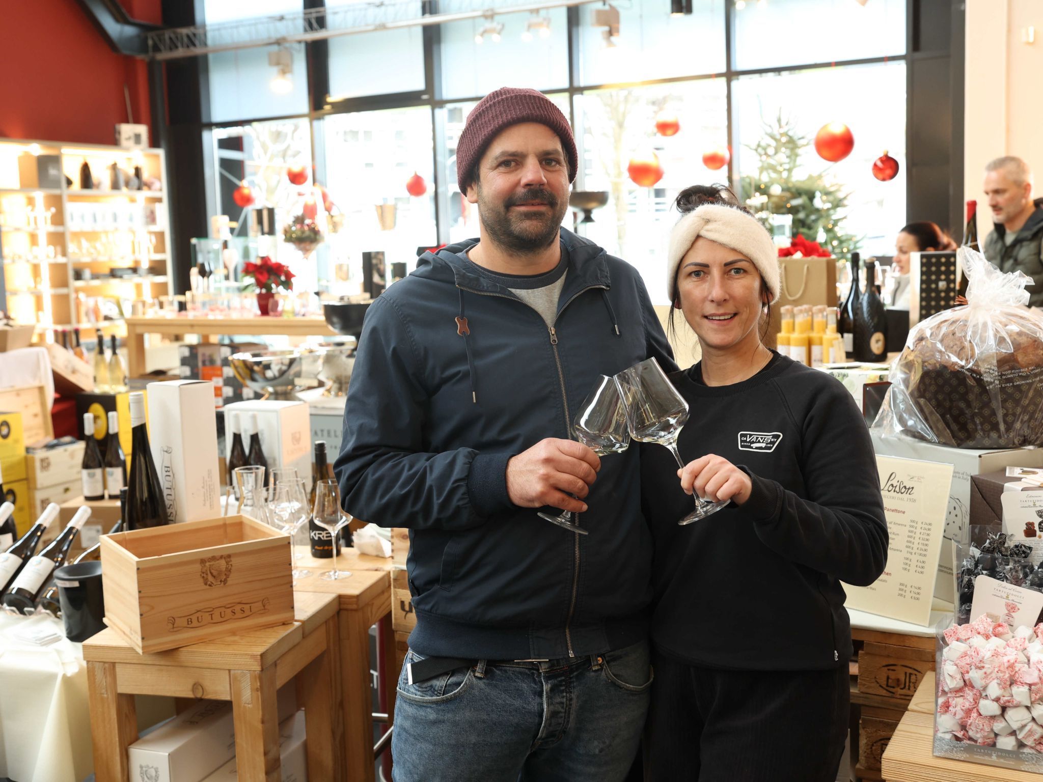 Bioobstbauer Pascal Teacher und Marina Armer.