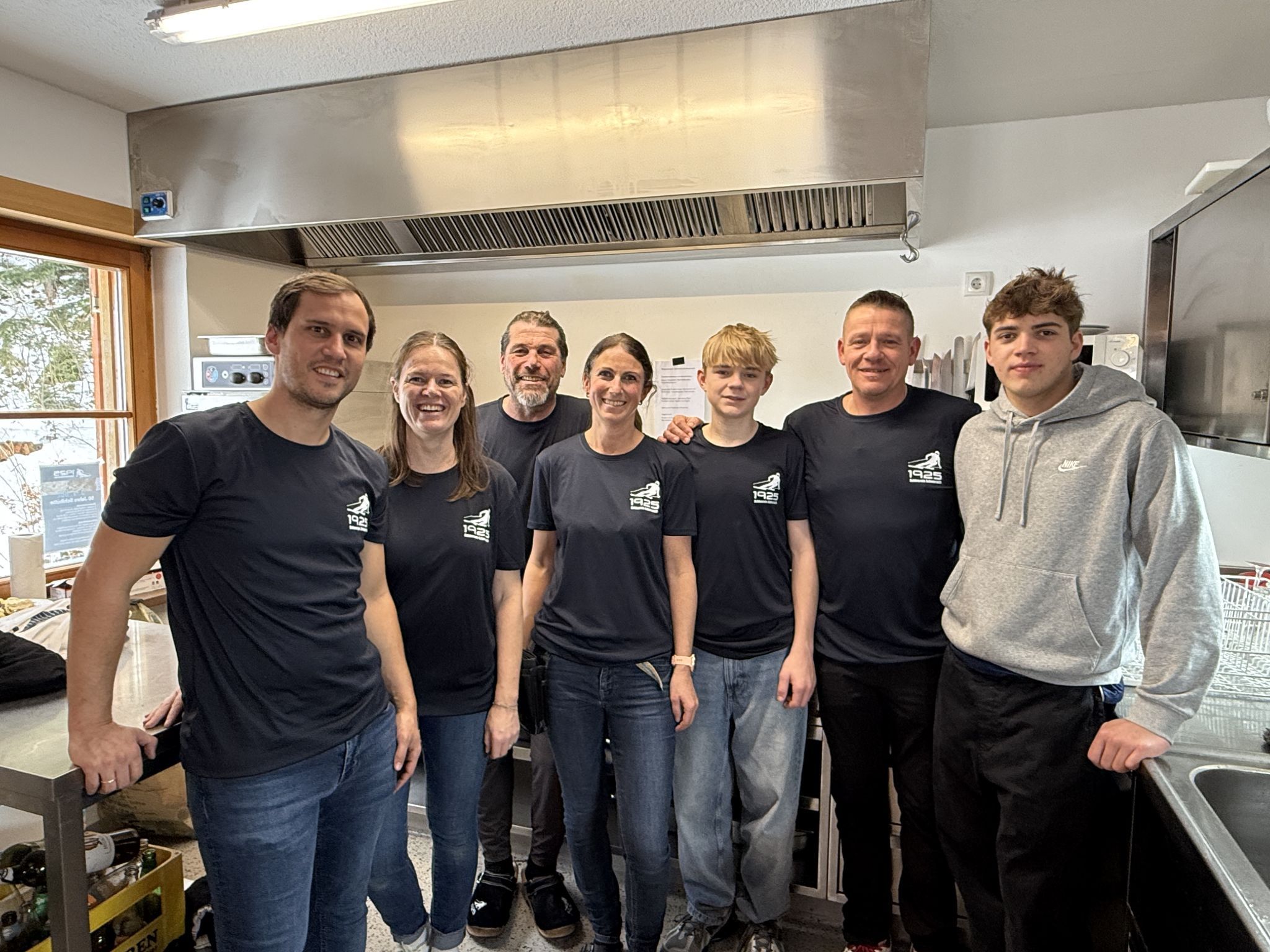 Küchencrew: Peter´und Angela Willam, Willi Greber, Tanja Kaimbacher, Magnus und Thomas Fischer, Leo Schneider