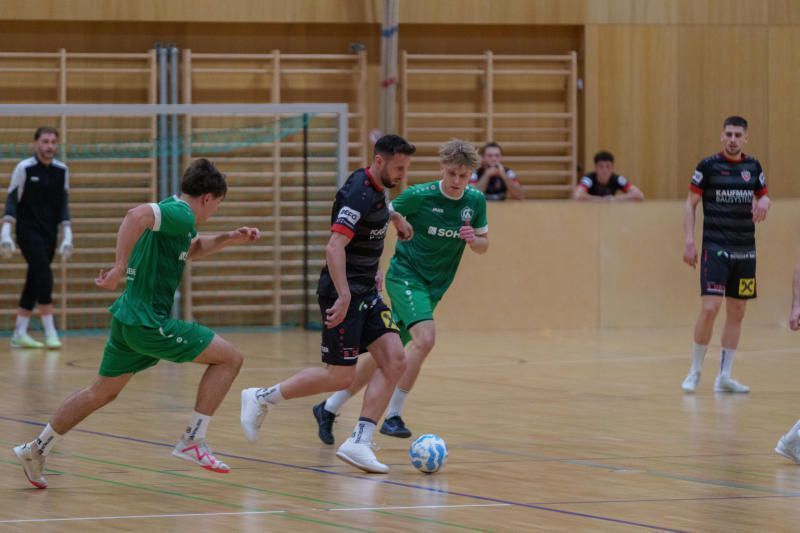 Bizau Spielertrainer Lukas Katnik gegen FC Alberschwende.STIPLOVSEK