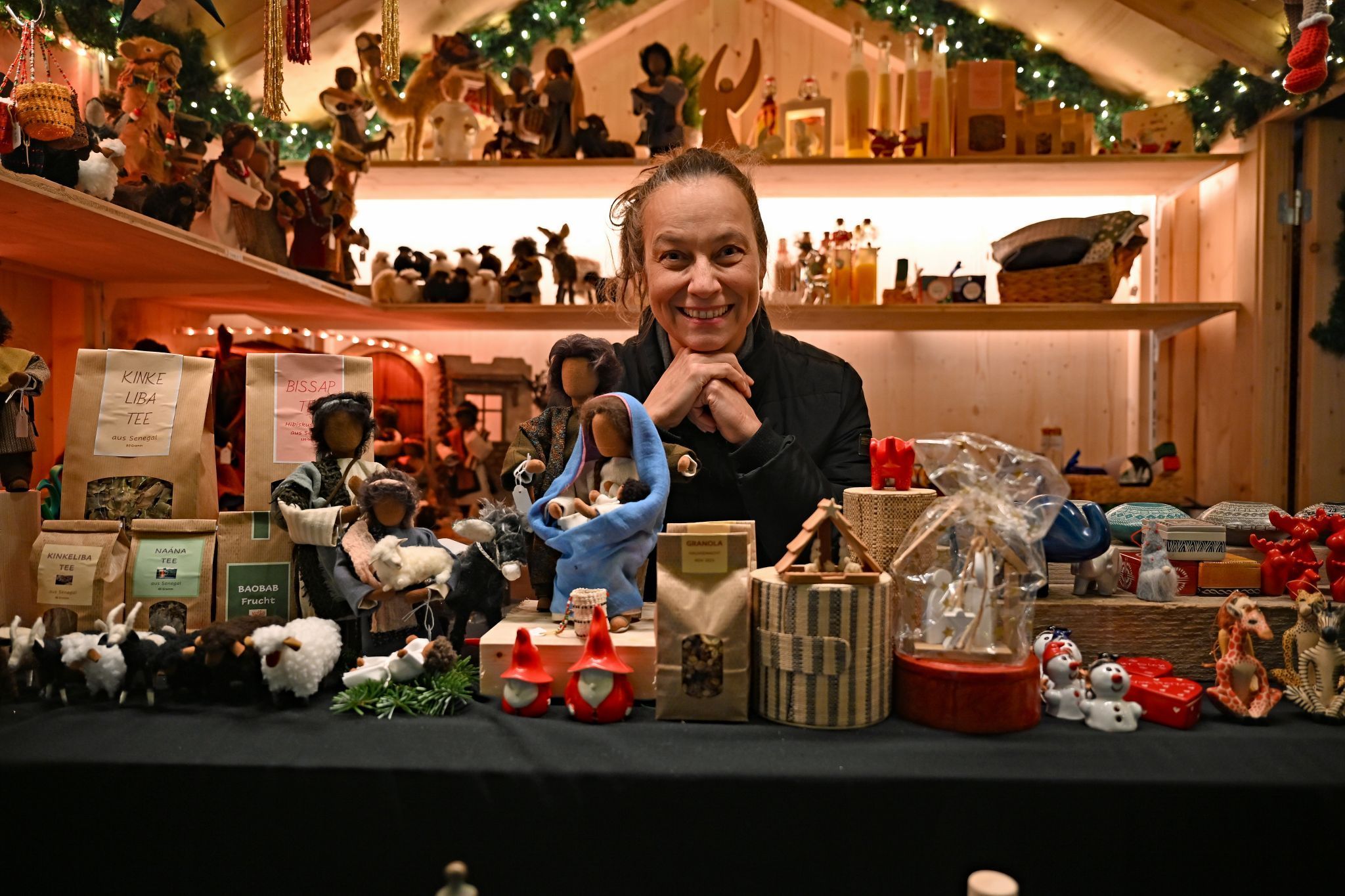 Am Stand von Wissen macht Stark gibt es allerlei Handgemachtes sowie Produkte aus der ganzen Welt.