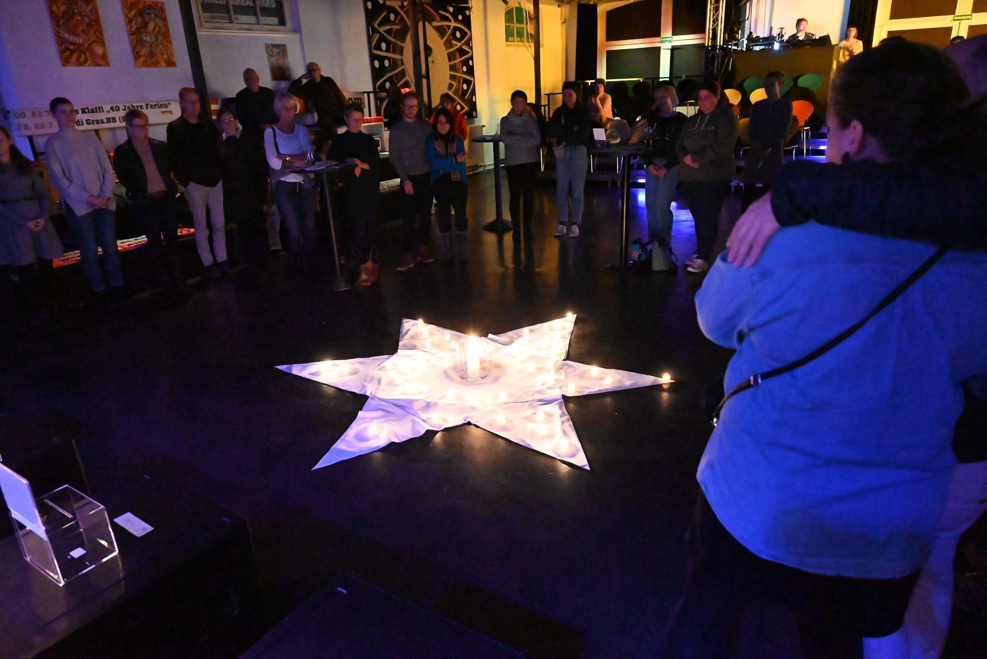 Am Ende wurden Kerzen für die Sternenkinder angezündet und an sie gedacht. 