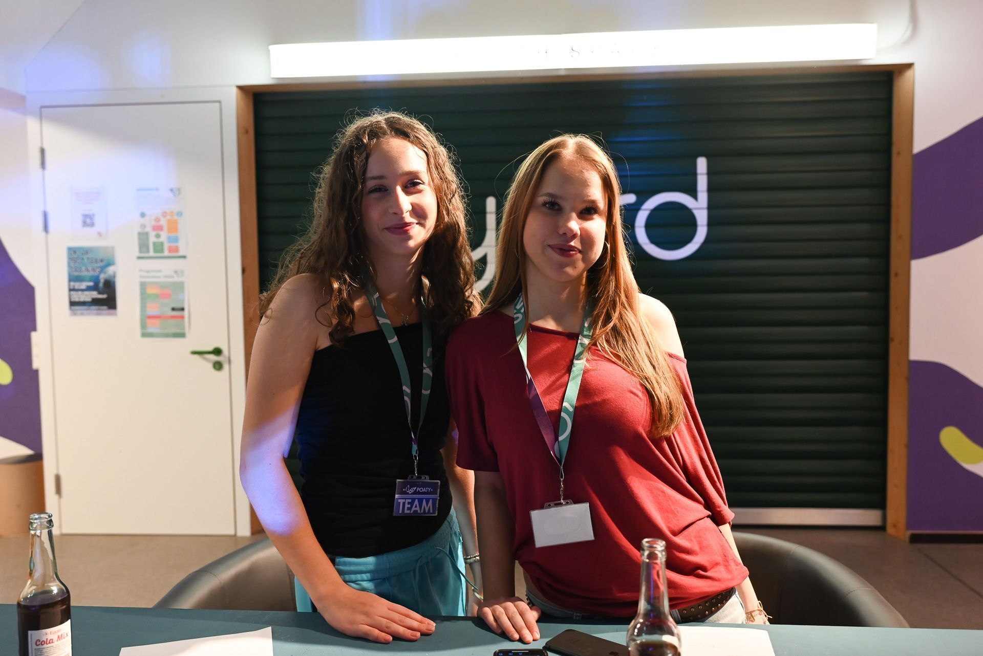 Frida (16) und Johanna (17) kennen Bery und helfen gerne. Sie wissen, sie müssen das Ausgehangebot selbst gestalten. 