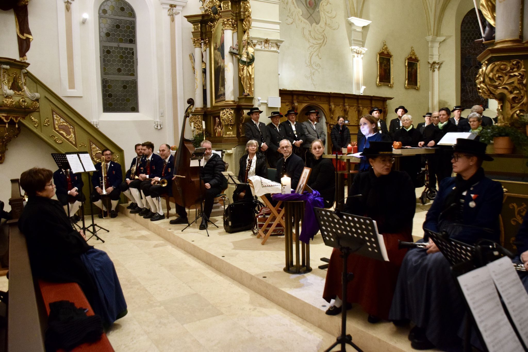 Der Vorarlberger Landestrachtenverband war mit seinem stimmungsvollen Adventkonzert in der Pfarrkirche Dalaas zu Gast.