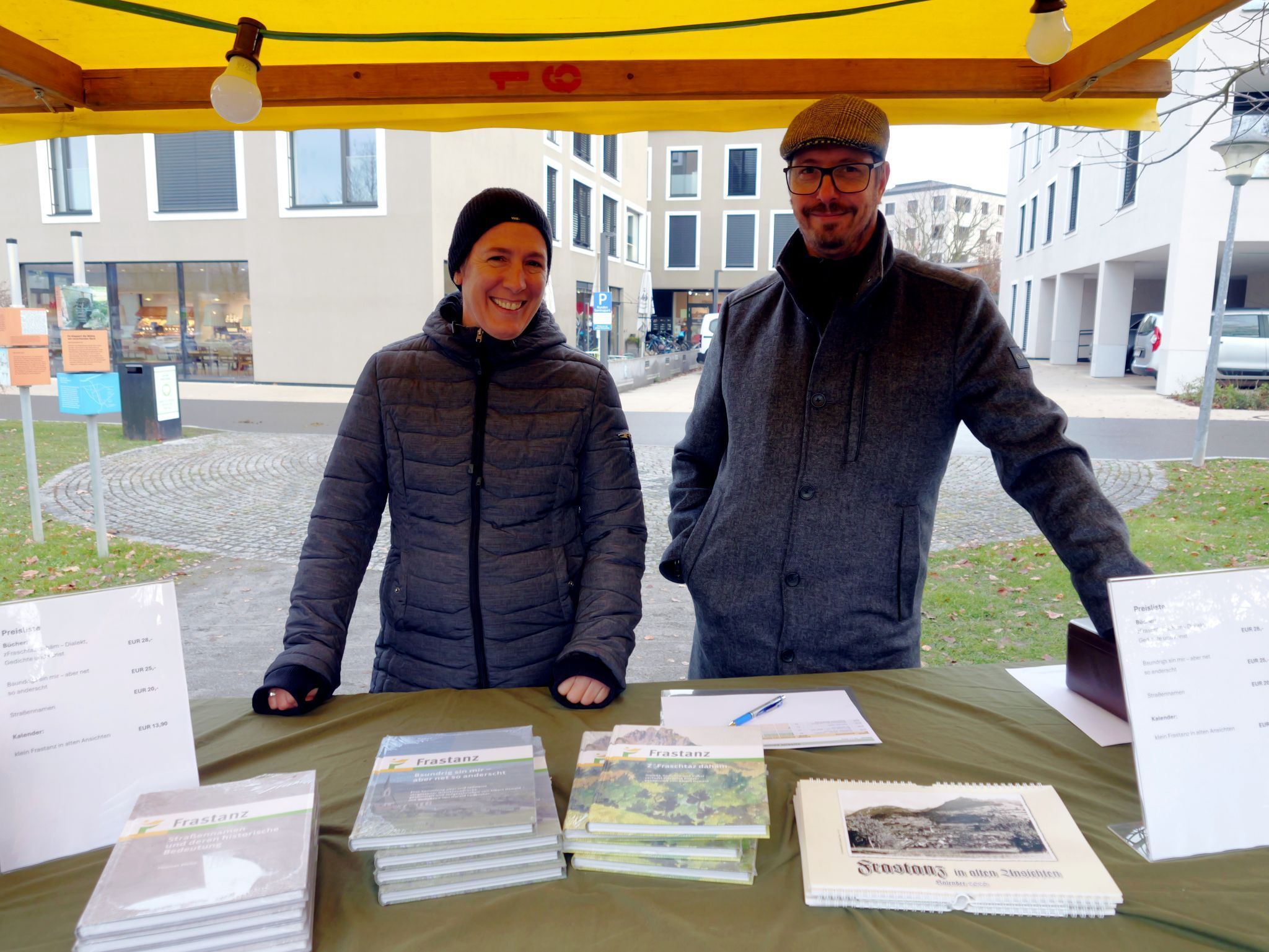 Am Stand der Marktgemeinde Frastanz lag auch das neue Dialektbuch aus.