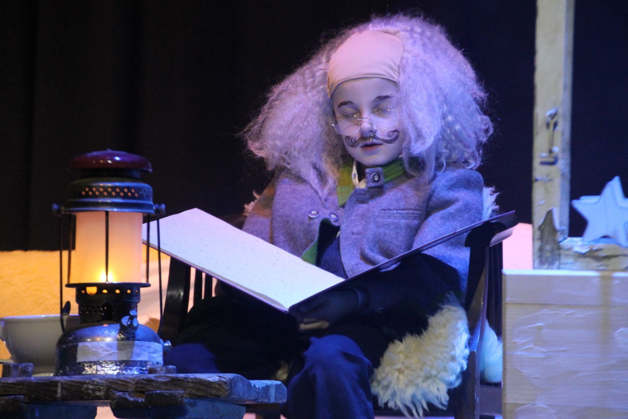 Vater Martin, alias Samuel Sinz, verkörperte die Schlüsselfigur der Bühnenproduktion.