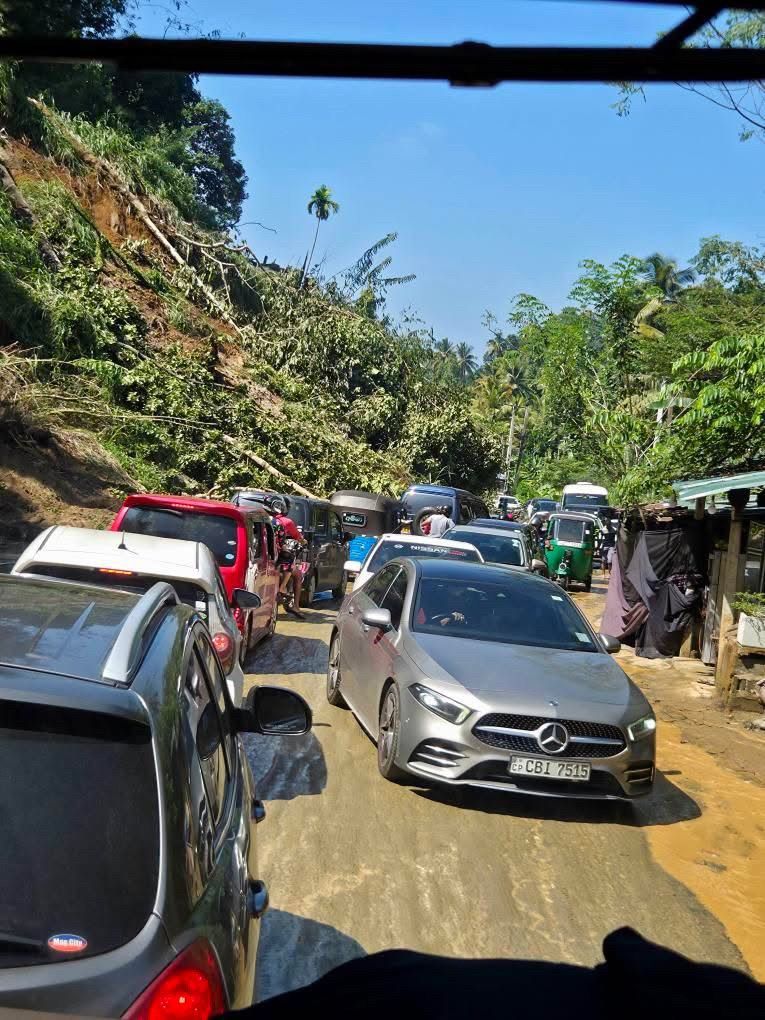 Chaos herrscht in Sri Lanka. Familie Simon ist nur knapp dem Unglück entkommen. (privat)