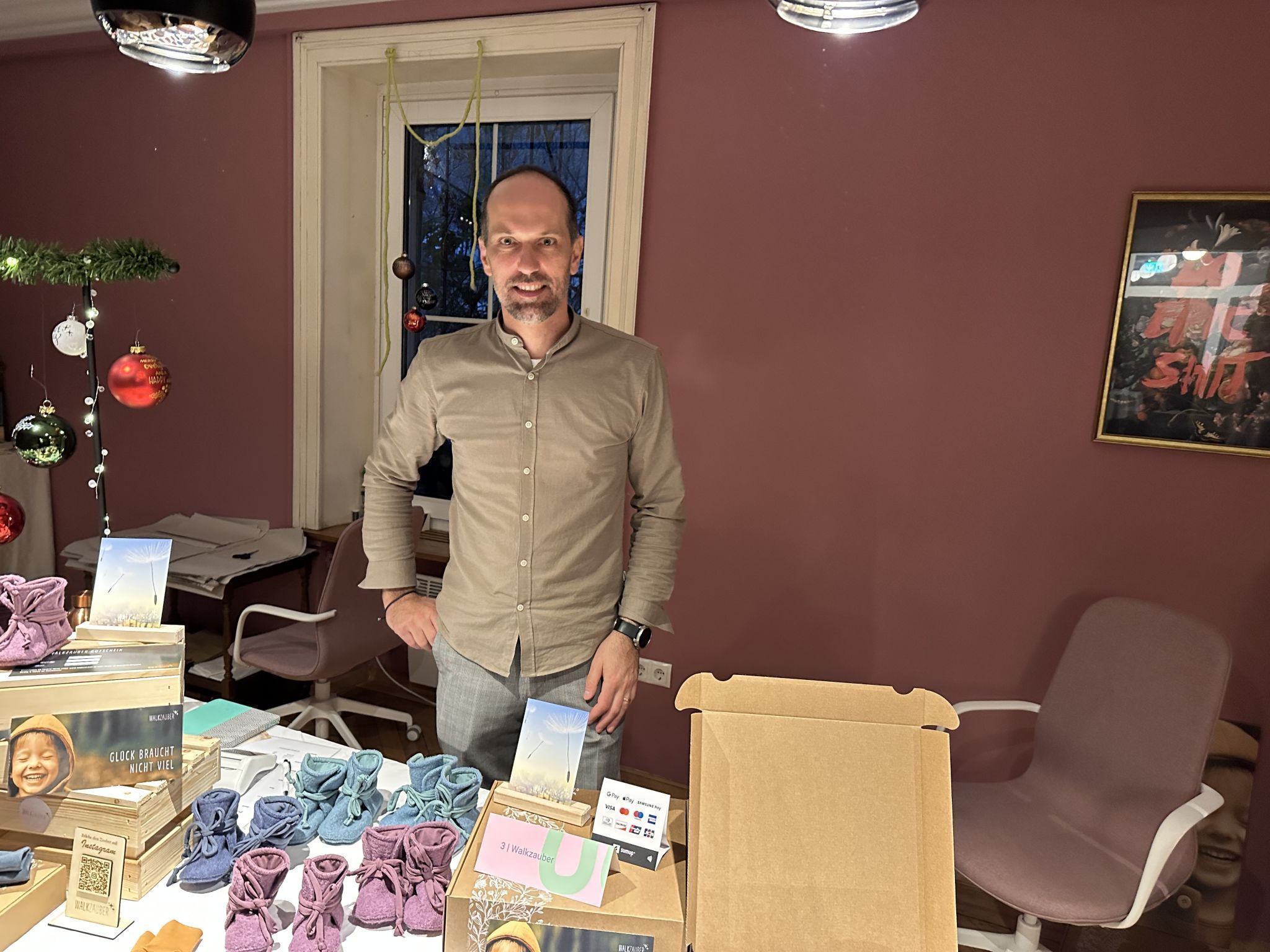 4)	Matthias Frick, Bregenz: Ich führe mit meiner Schwester Petra Langebner ein Familienprojekt. Sie näht unter unserem Label „Walkzauber“ strapazierfähige Kinderbekleidung in sehr guter Qualität.