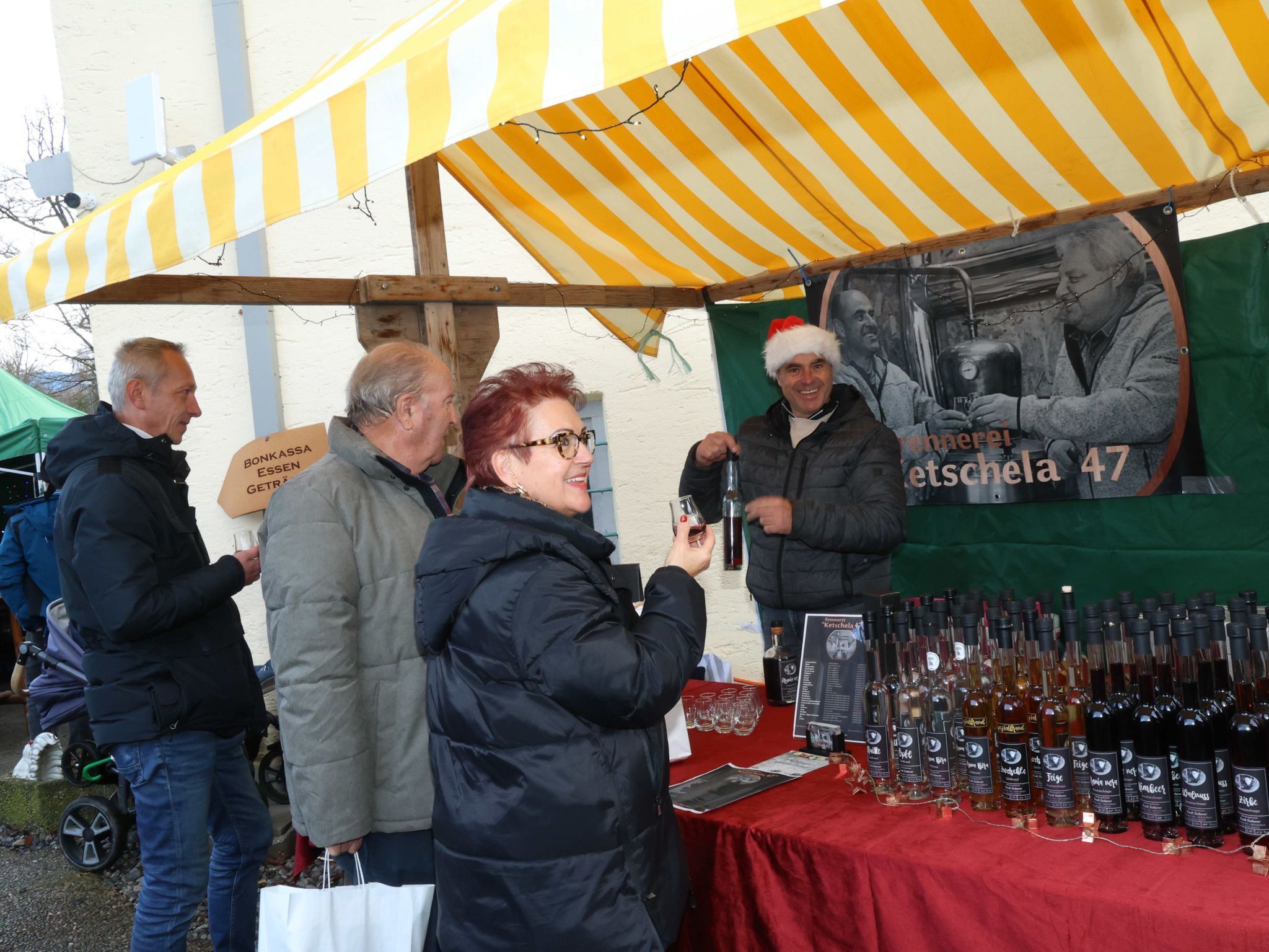 Günther und Karin Marxer am Stand von Fredi Sieberer (