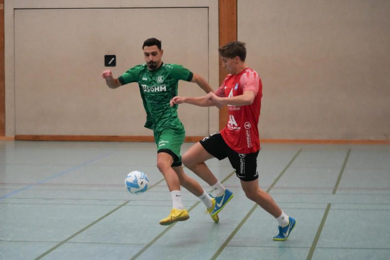 Tarkan Parlak (l.) gibt im Lochauer Dress sein Debüt.STIPLOVSEK