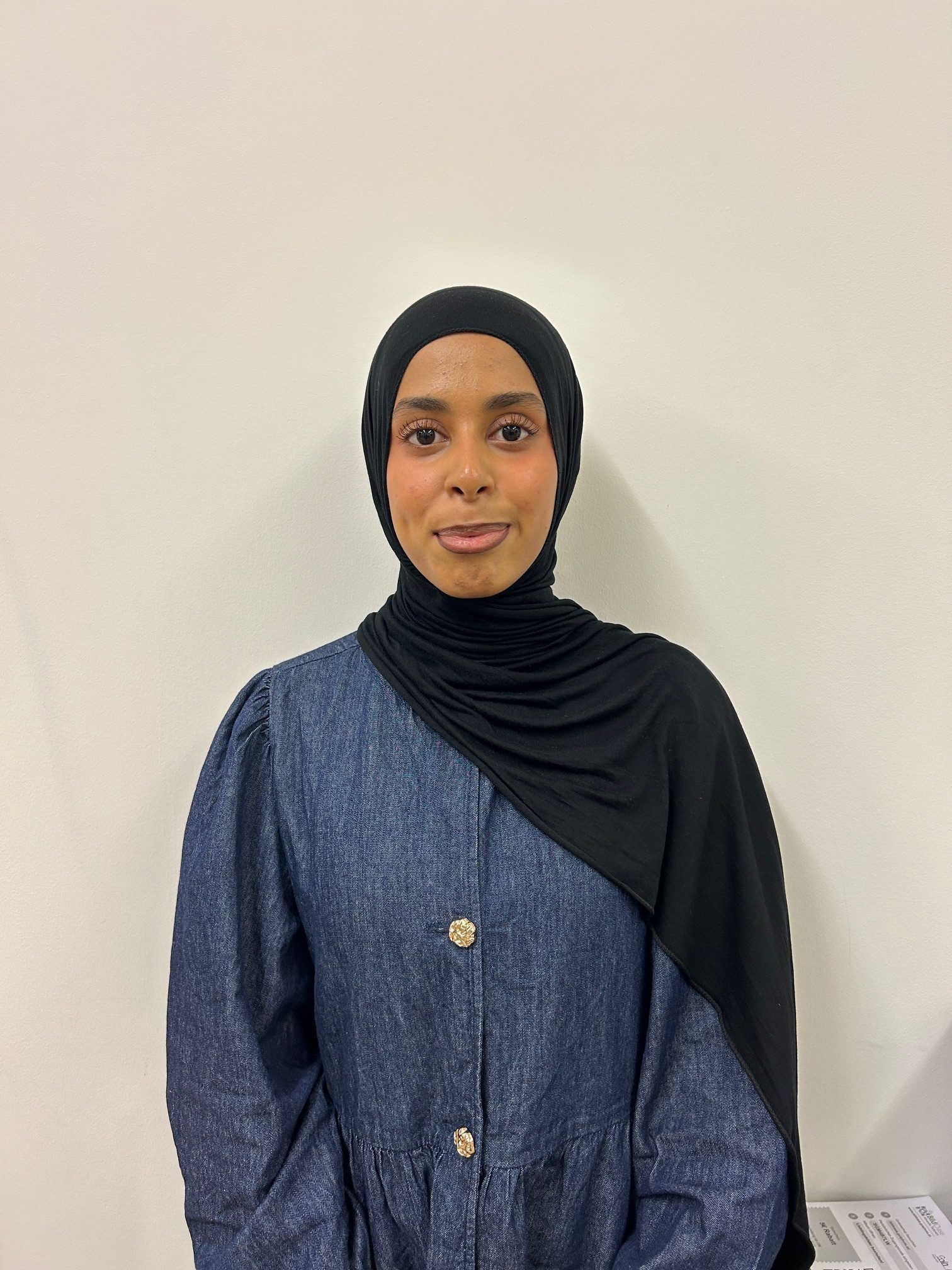 „Ich fand die Lehrbetriebsmesse sehr schön und nett. Frau Kirmair hat sie super organisiert. Am besten haben mir Hilti und die Post gefallen, weil die Mitarbeiter dort sehr nett waren und unseren Tag verschönert haben. Aber auch die anderen Firmen hatten gute Angebote.“ Safia Abdalla, 16 Jahre alt