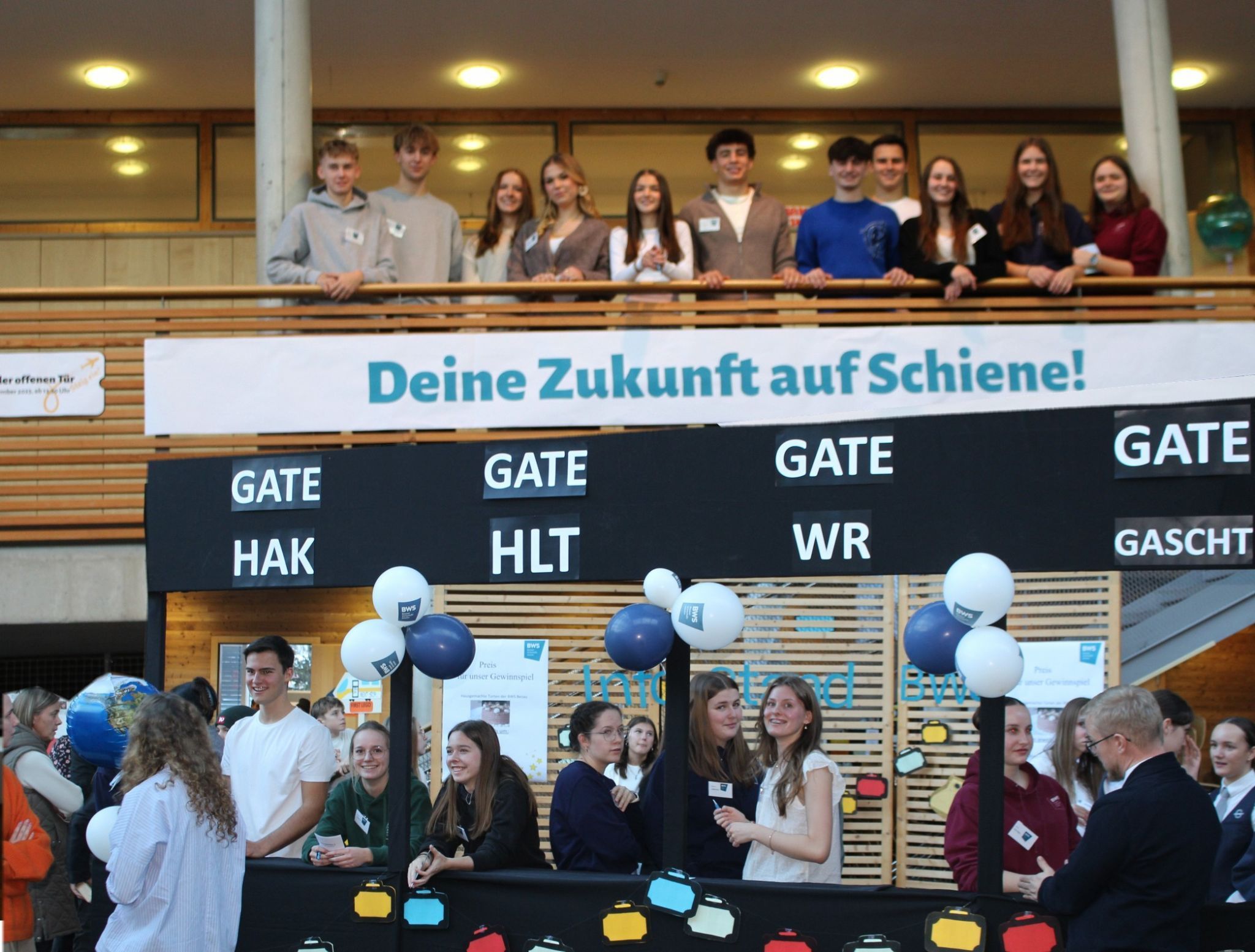 Besucher konnten beim Tag der offenen Tür wie auf einem Airport bei dem von ihnen favorisierten Schultyp „einchecken“ und sich natürlich auch bei den anderen drei Schulzweige informieren. PETER STRAUSS