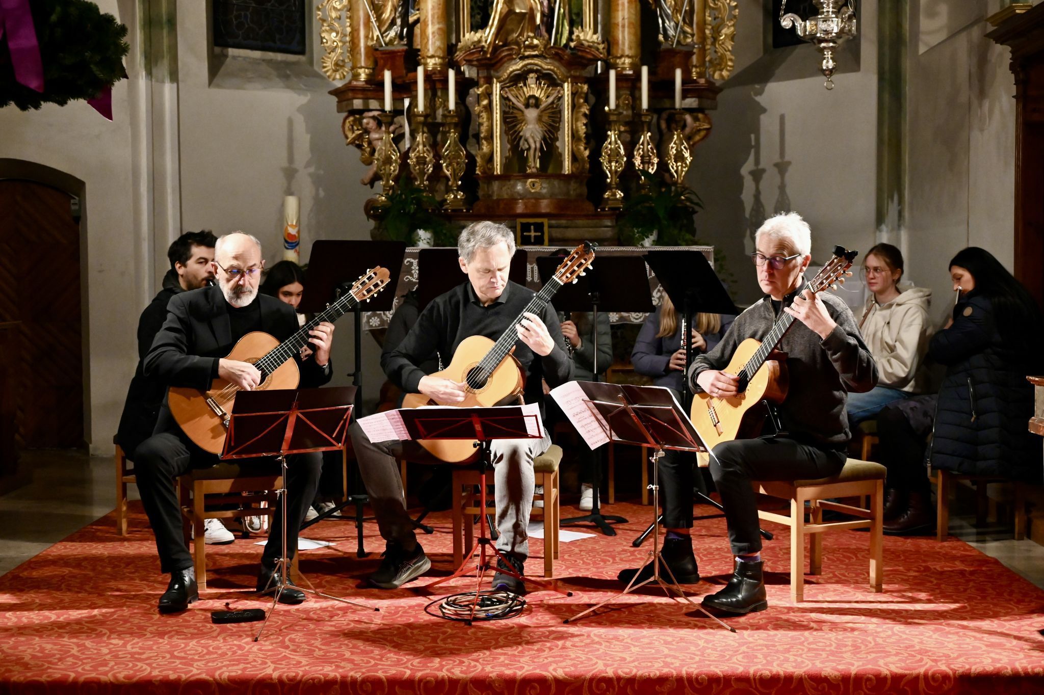 Feine Klänge entlockten die Musikanten ihren Gitarren.