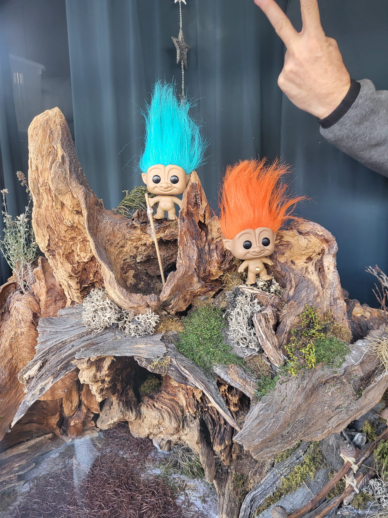 Wenn die Figuren noch fehlen, dürfen auch mal die Trolls zur Probe sitzen. 